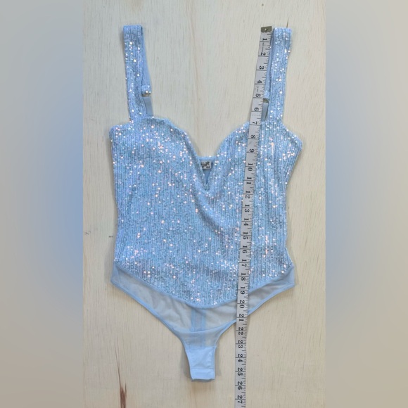 Free People intimately sparks fly baby blue iridescent sequin bodysuit size S - Picture 7 of 11